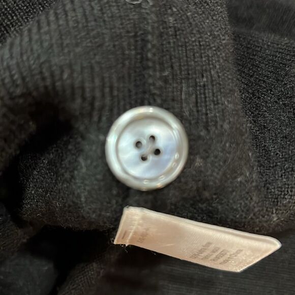 Luxury Merino Wool Black Button Cardigan Sweater Men’s M Classic Layering Knit - Picture 11 of 11